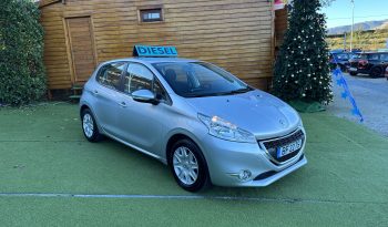 PEUGEOT 208 1.4 HDi completo