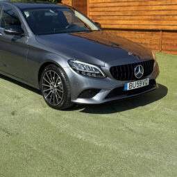 Mercedes-Benz C 200 Auto completo