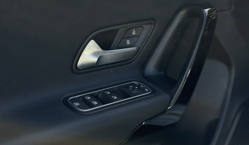 Mercedes-Benz A180 d Progressive completo