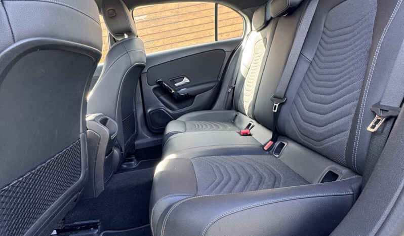 Mercedes-Benz A180 d Progressive completo