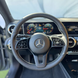 Mercedes-Benz A180d Style Plus Auto. completo
