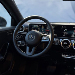 Mercedes-Benz A180d Style Plus Auto. completo