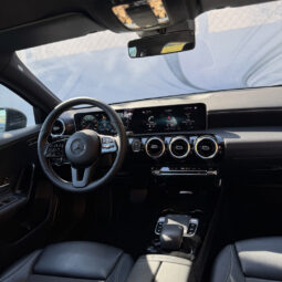 Mercedes-Benz A180d Style Plus Auto. completo
