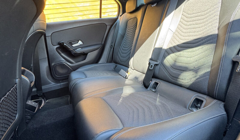 Mercedes-Benz A180d Style Plus Auto. completo