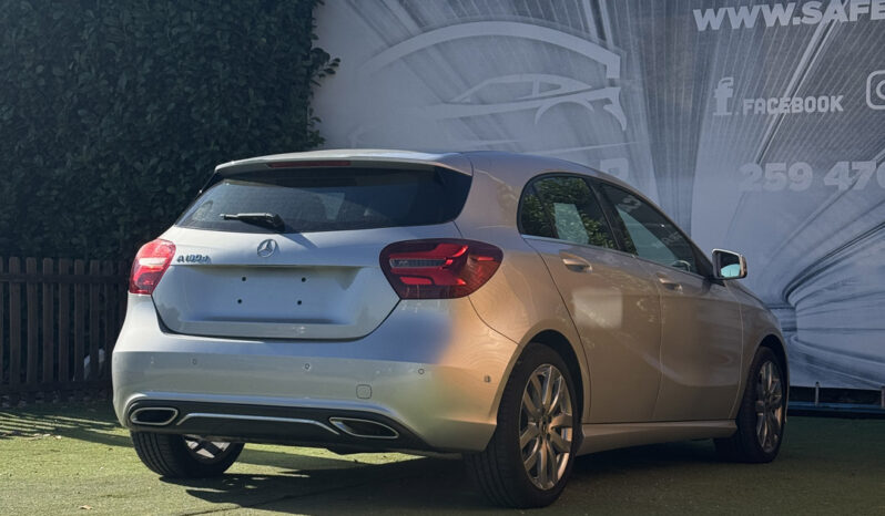 Mercedes-Benz A 180d Urban Auto completo
