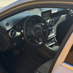 Mercedes-Benz A 180d Urban Auto completo