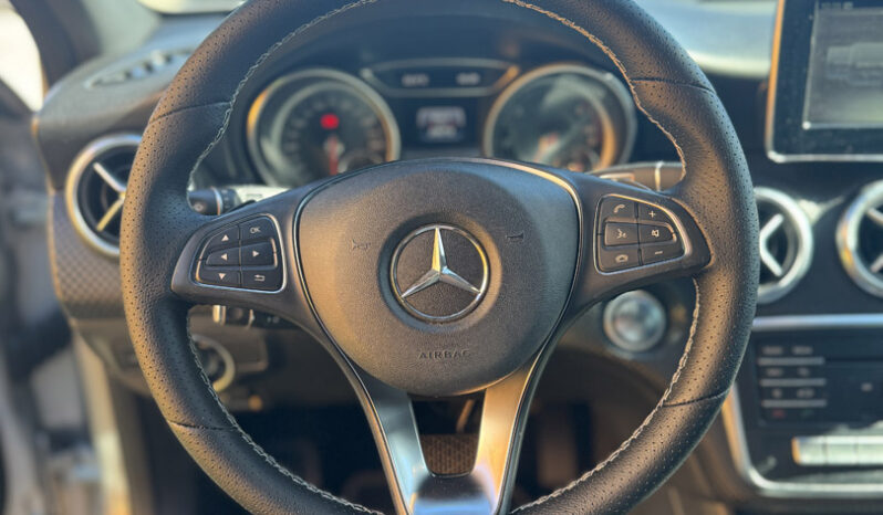Mercedes-Benz A 180d Urban Auto completo
