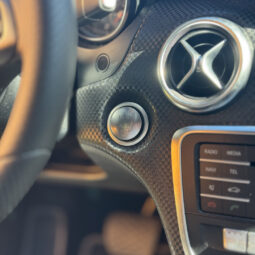 Mercedes-Benz A 180d Urban Auto completo