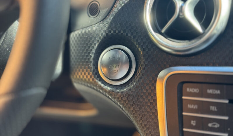 Mercedes-Benz A 180d Urban Auto completo