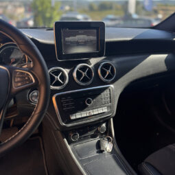 Mercedes-Benz A 180d Urban Auto completo