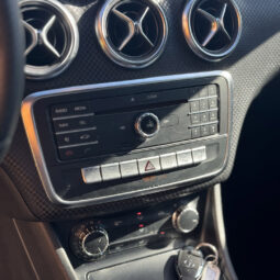 Mercedes-Benz A 180d Urban Auto completo