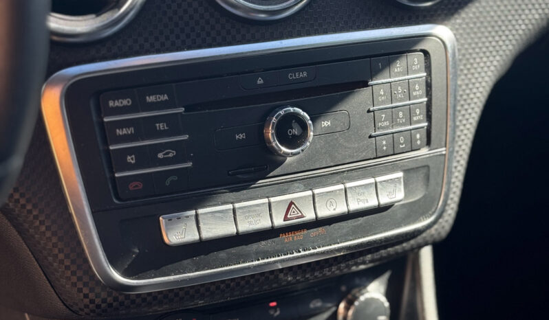 Mercedes-Benz A 180d Urban Auto completo