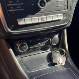 Mercedes-Benz A 180d Urban Auto completo