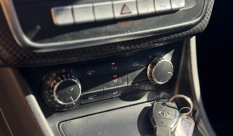 Mercedes-Benz A 180d Urban Auto completo