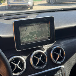 Mercedes-Benz A 180d Urban Auto completo