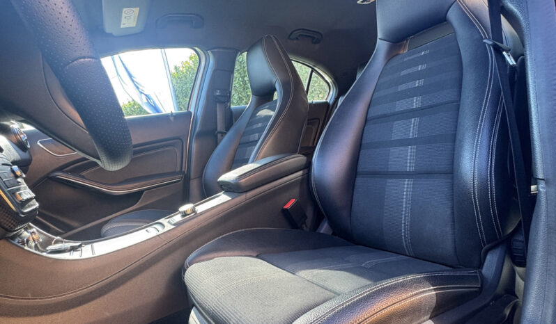 Mercedes-Benz A 180d Urban Auto completo