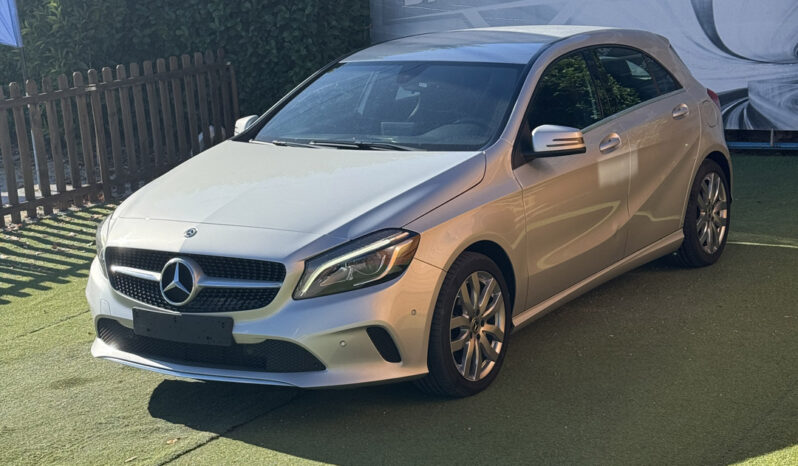 Mercedes-Benz A 180d Urban Auto completo