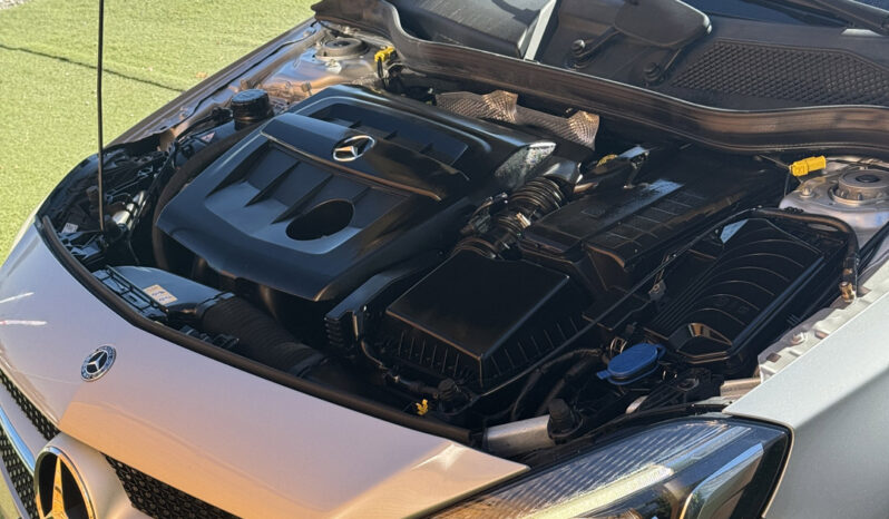 Mercedes-Benz A 180d Urban Auto completo