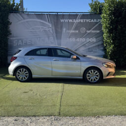 Mercedes-Benz A 180d Urban Auto completo