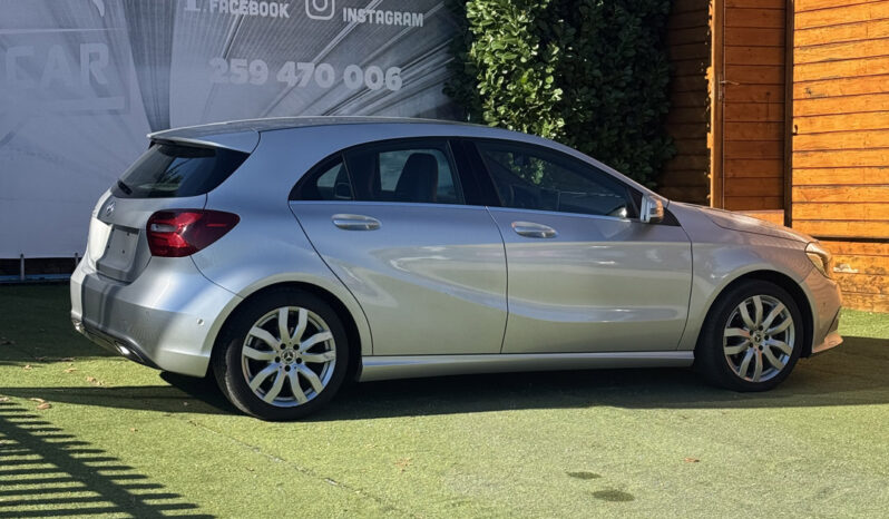 Mercedes-Benz A 180d Urban Auto completo