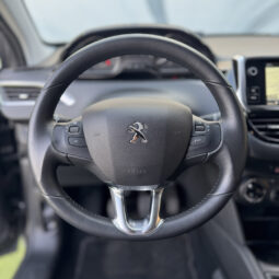 Peugeot 208 1.2 PureTech Signature completo