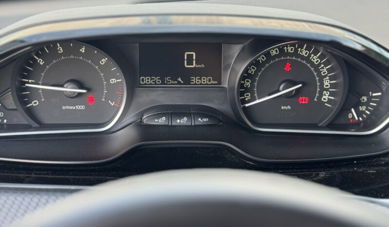 Peugeot 208 1.2 PureTech Signature completo