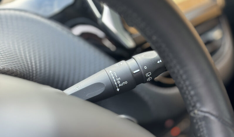 Peugeot 208 1.2 PureTech Signature completo