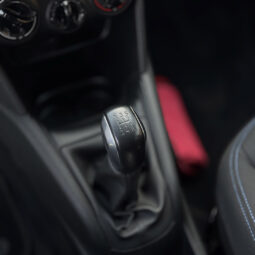 Peugeot 208 1.2 PureTech Signature completo