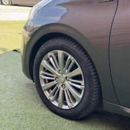 Peugeot 208 1.2 PureTech Signature completo