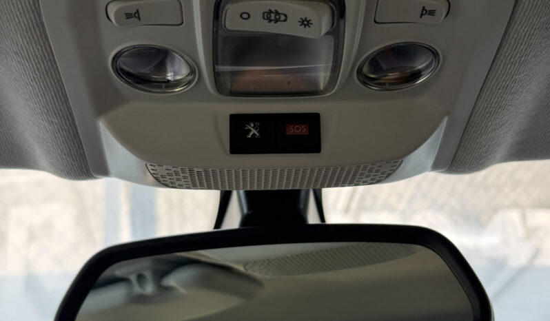 Peugeot 208 1.2 PureTech Signature completo