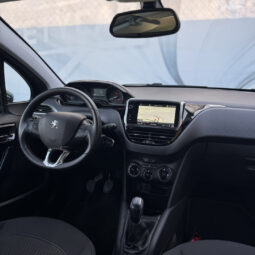 Peugeot 208 1.2 PureTech Signature completo