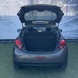 Peugeot 208 1.2 PureTech Signature completo