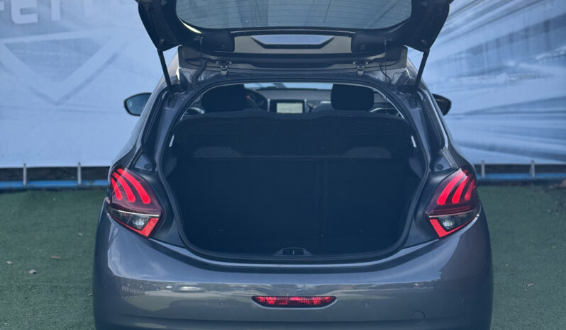 Peugeot 208 1.2 PureTech Signature completo