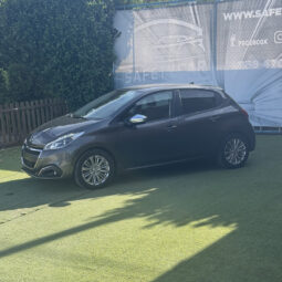 Peugeot 208 1.2 PureTech Signature completo