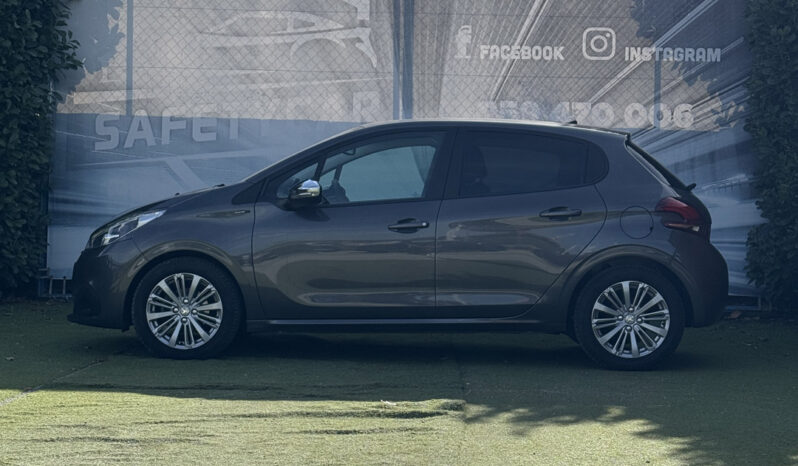 Peugeot 208 1.2 PureTech Signature completo