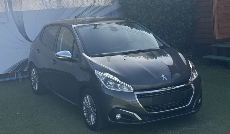 Peugeot 208 1.2 PureTech Signature completo