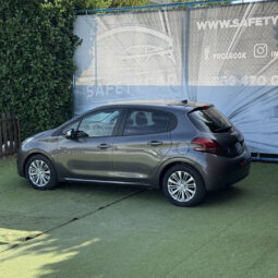 Peugeot 208 1.2 PureTech Signature completo