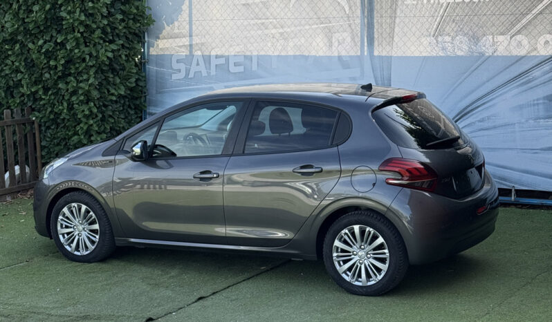 Peugeot 208 1.2 PureTech Signature completo