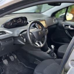 Peugeot 208 1.2 PureTech Signature completo
