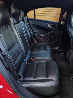 Mercedes-Benz A180 d Pack AMG completo