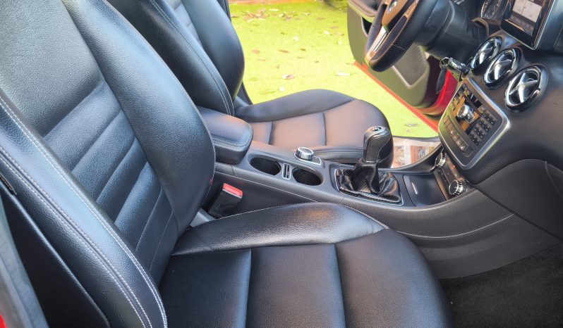Mercedes-Benz A180 d Pack AMG completo