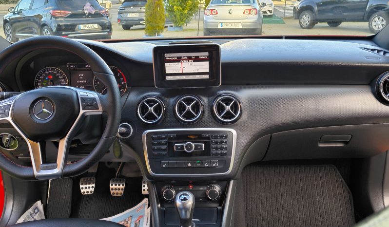 Mercedes-Benz A180 d Pack AMG completo