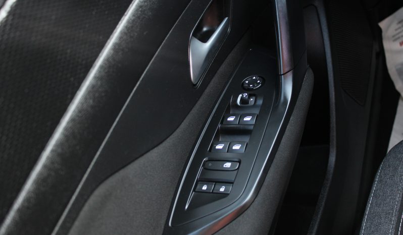 Peugeot 308 1.5 Blue HDi Style completo