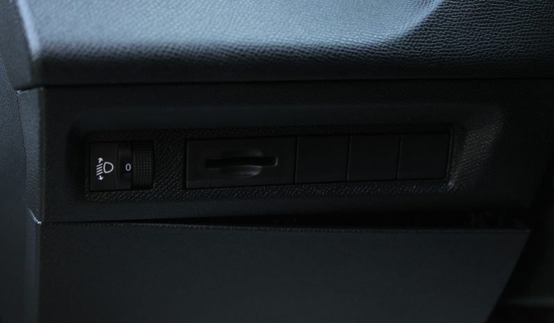 Peugeot 308 1.5 Blue HDi Style completo