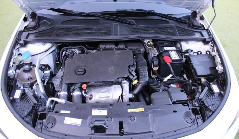 Peugeot 308 1.5 Blue HDi Style completo