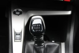 Peugeot 308 1.5 Blue HDi Style completo