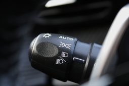 Peugeot 208 1.2 PureTech Allure Auto | 2021 completo