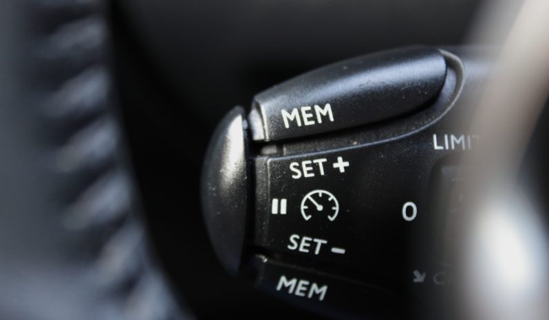 Peugeot 208 1.2 PureTech Allure Auto | 2021 completo