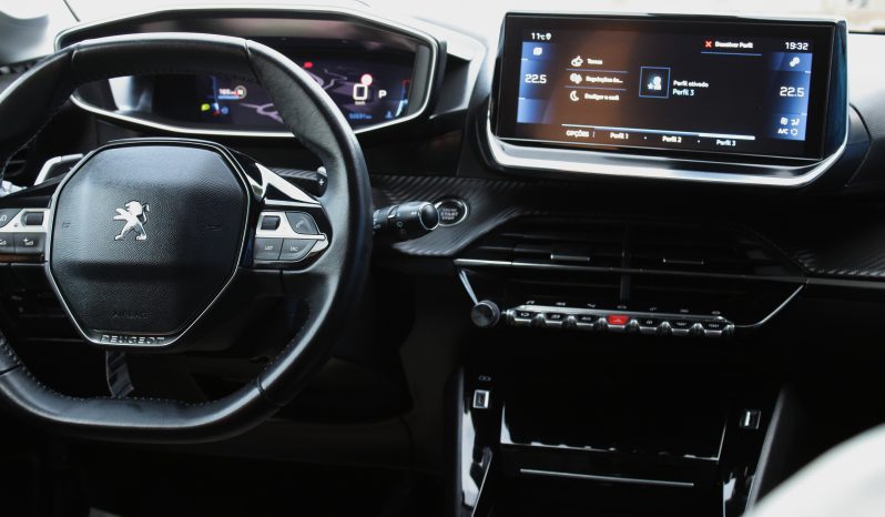 Peugeot 208 1.2 PureTech Allure Auto | 2021 completo