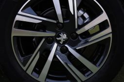 Peugeot 208 1.2 PureTech Allure Auto | 2021 completo